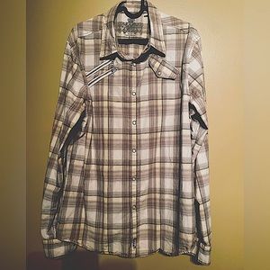 Guess mens plaid long sleeved snap button down Shirt.